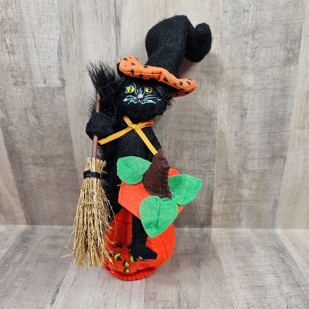 Annalee Black Cat On‎ Pumpkin Halloween 2018